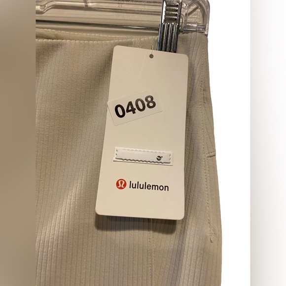 NWT Lululemon ribbed softstreme flared pants Size 8 - Picture 5 of 5
